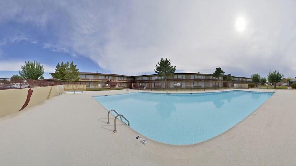 Econo Lodge Carlsbad Caverns Area ภายนอก รูปภาพ