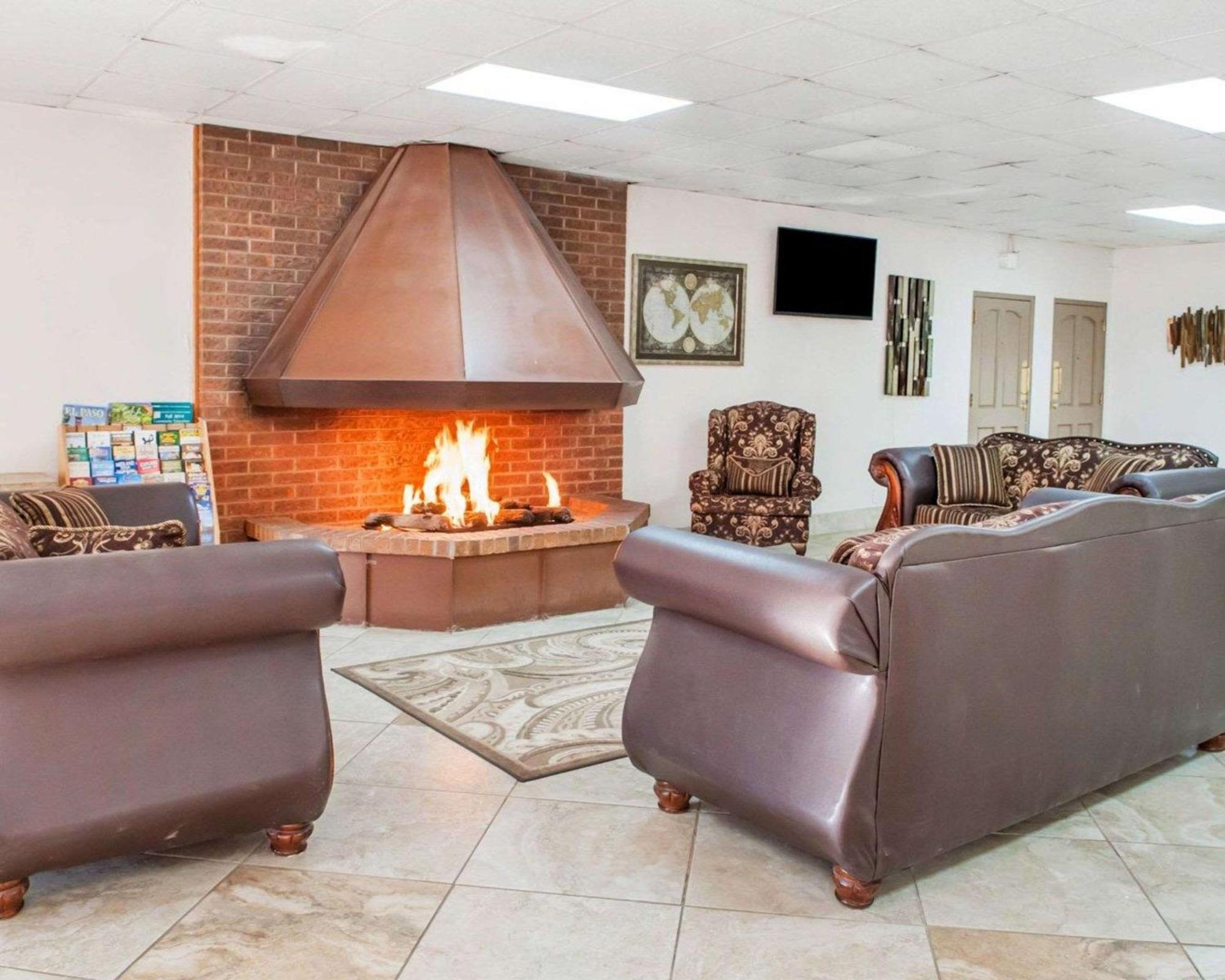 Econo Lodge Carlsbad Caverns Area ภายนอก รูปภาพ