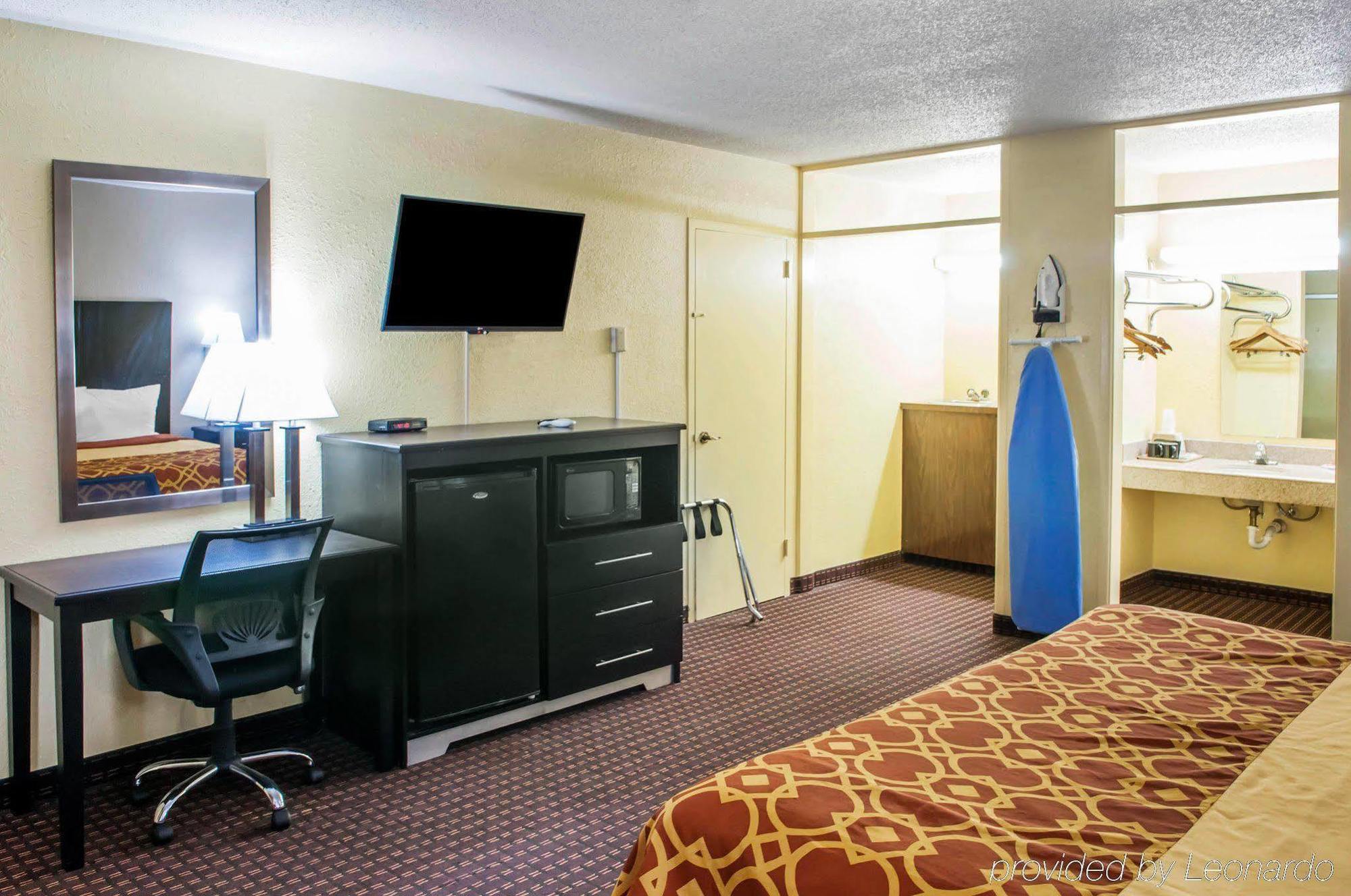 Econo Lodge Carlsbad Caverns Area ภายนอก รูปภาพ